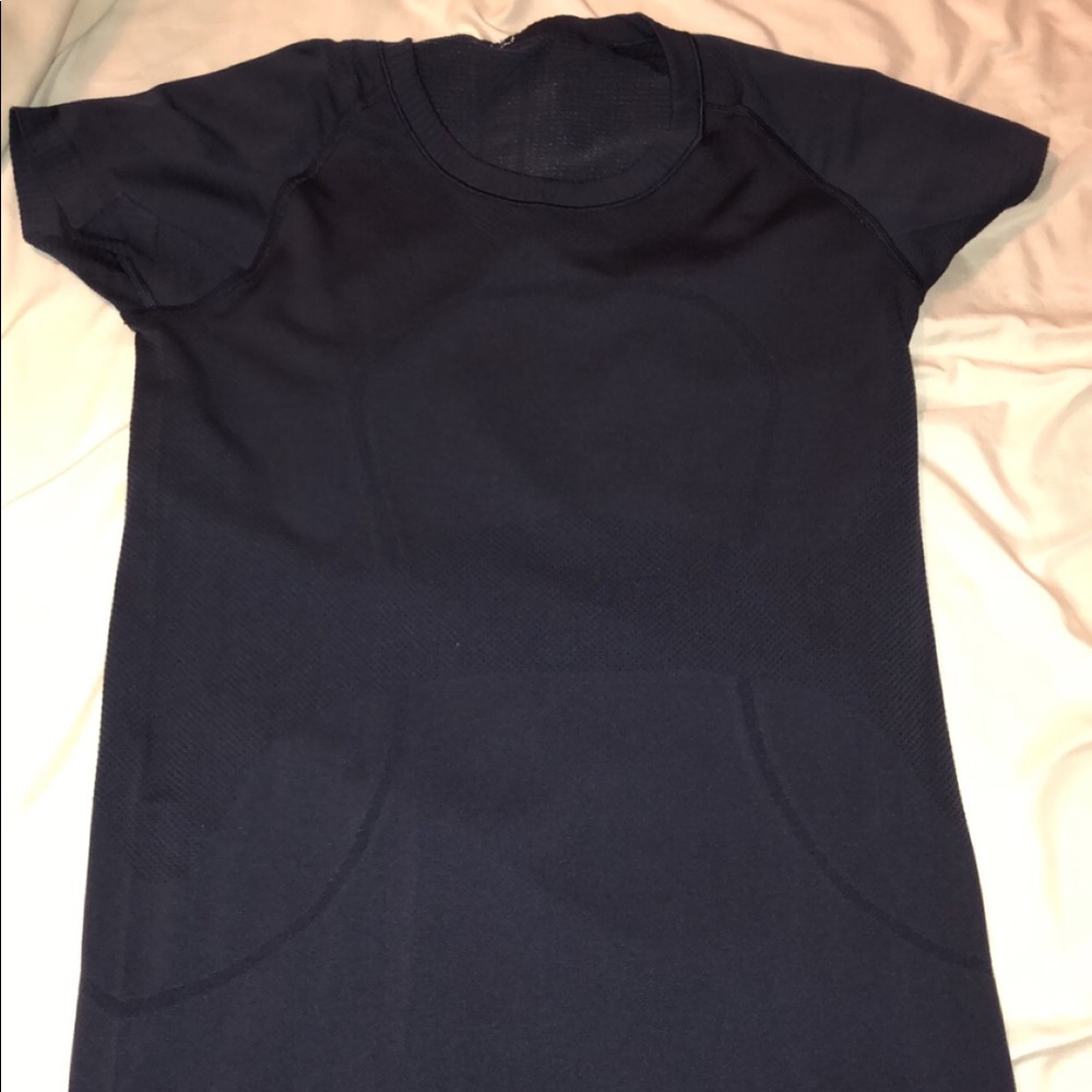 NAVY BLUE LULU LEMON SWIFTLY TECH SHIRT SIZE 6